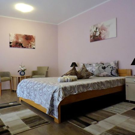 B&B Zmajevo Gnezdo 021 Sremska Kamenica Bagian luar foto