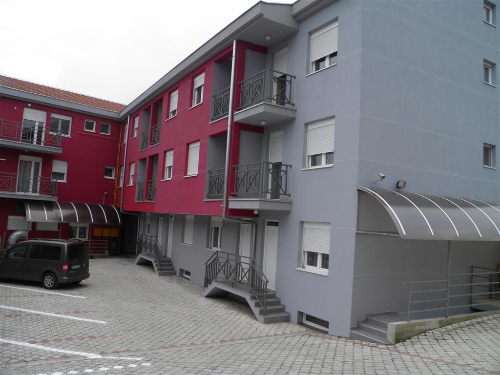 B&B Zmajevo Gnezdo 021 Sremska Kamenica Bagian luar foto