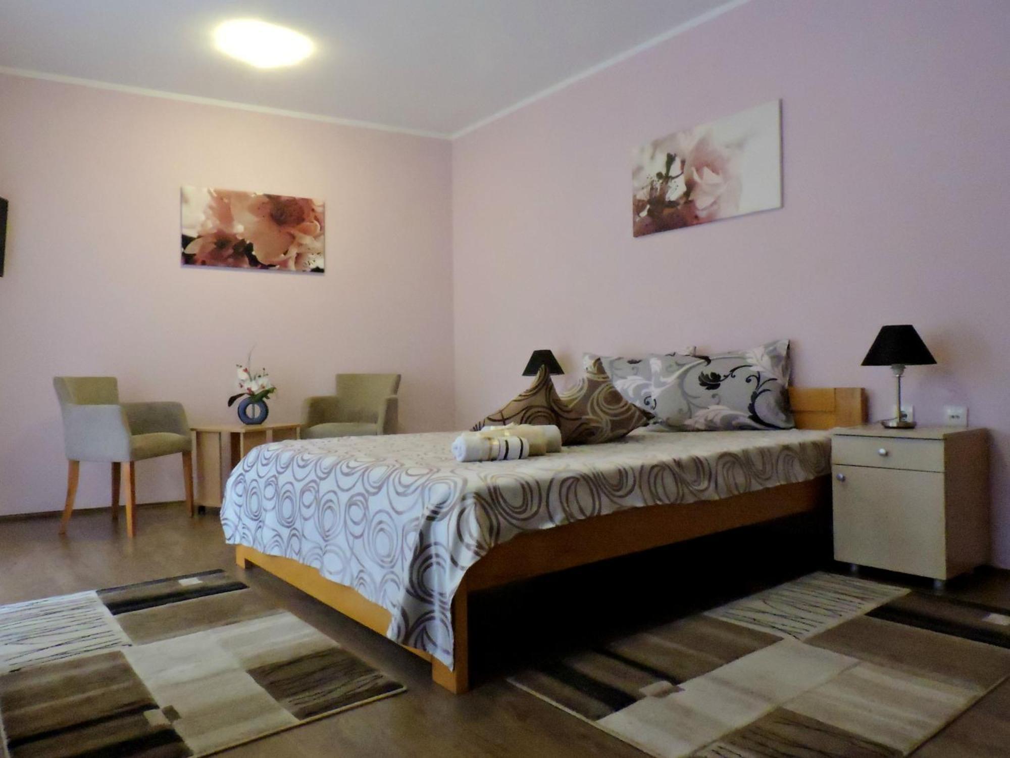 B&B Zmajevo Gnezdo 021 Sremska Kamenica Bagian luar foto