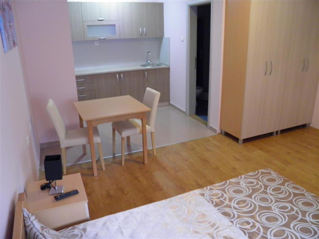 B&B Zmajevo Gnezdo 021 Sremska Kamenica Bagian luar foto