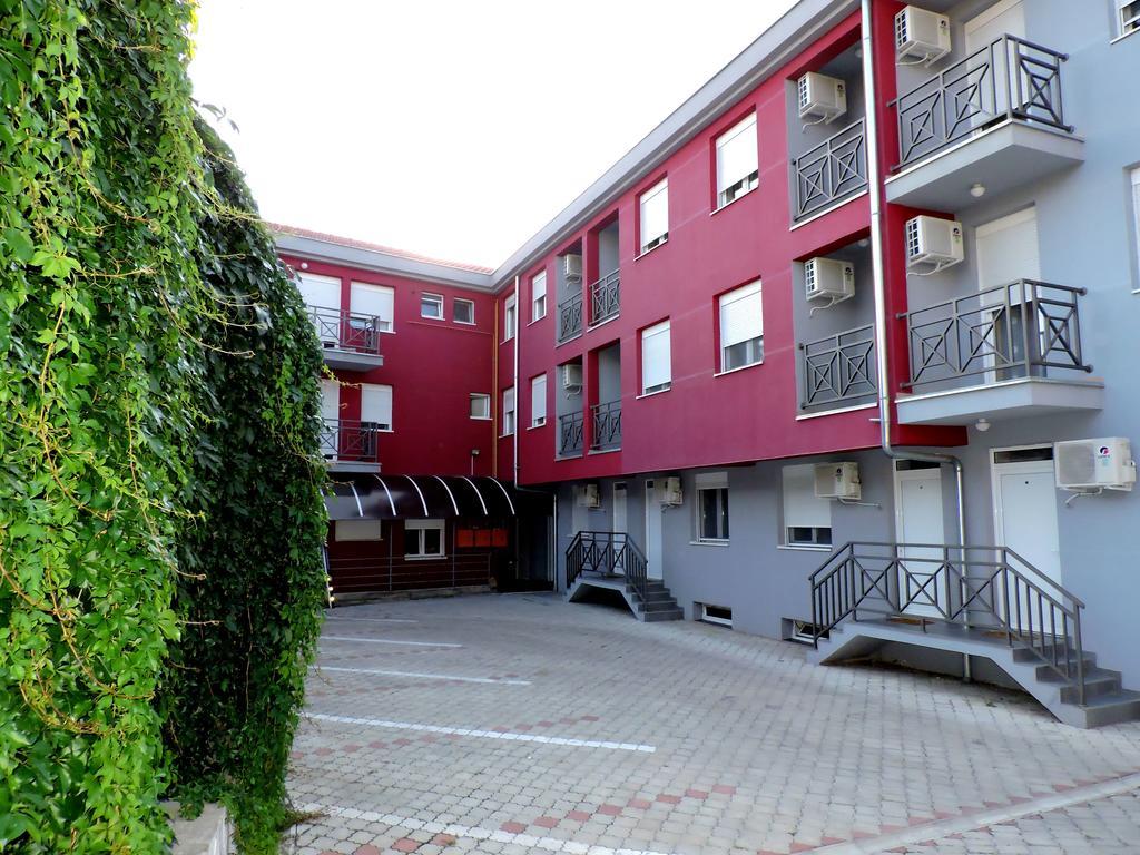 B&B Zmajevo Gnezdo 021 Sremska Kamenica Bagian luar foto