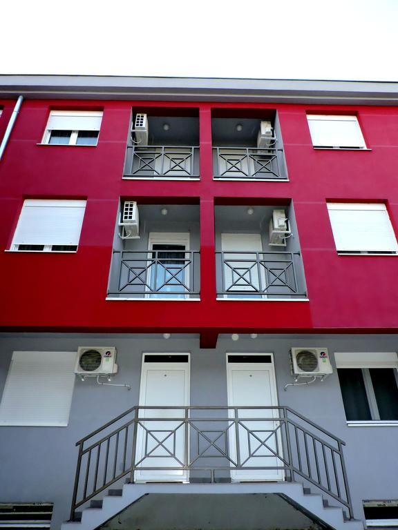 B&B Zmajevo Gnezdo 021 Sremska Kamenica Bagian luar foto