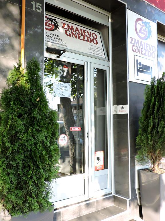 B&B Zmajevo Gnezdo 021 Sremska Kamenica Bagian luar foto