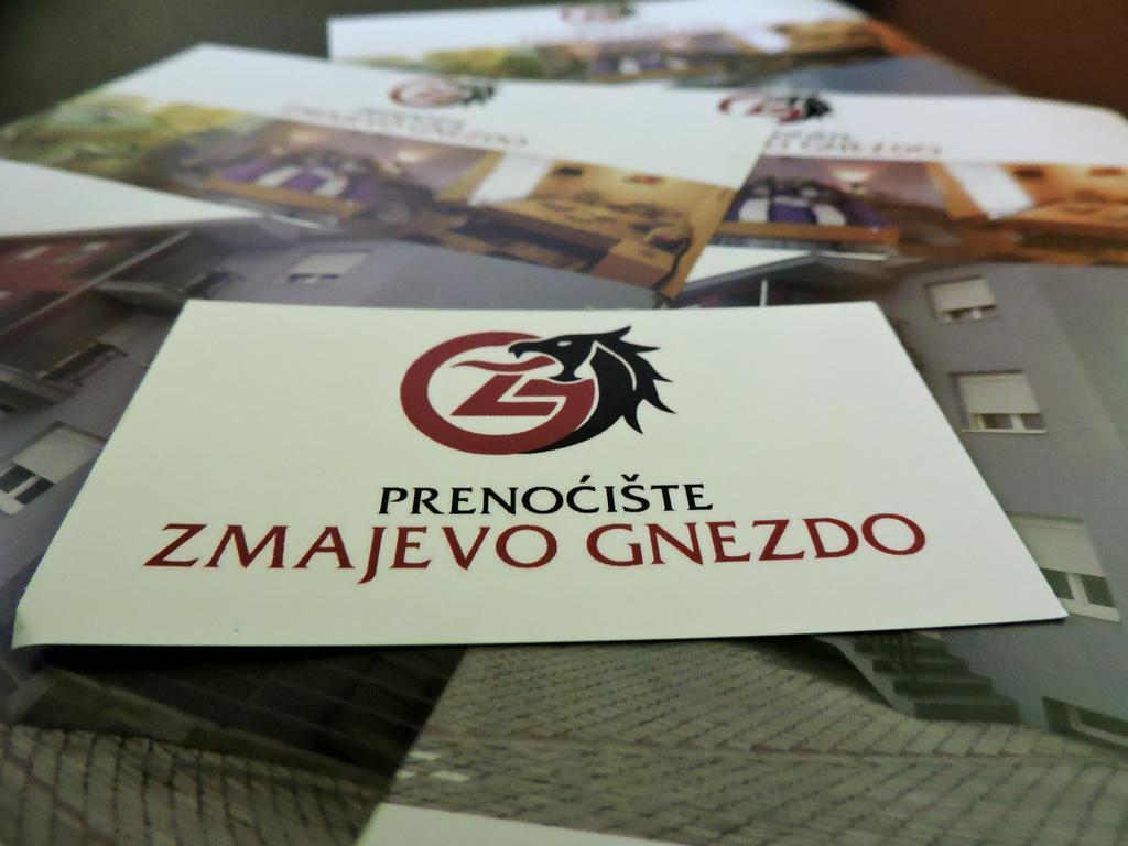 B&B Zmajevo Gnezdo 021 Sremska Kamenica Bagian luar foto