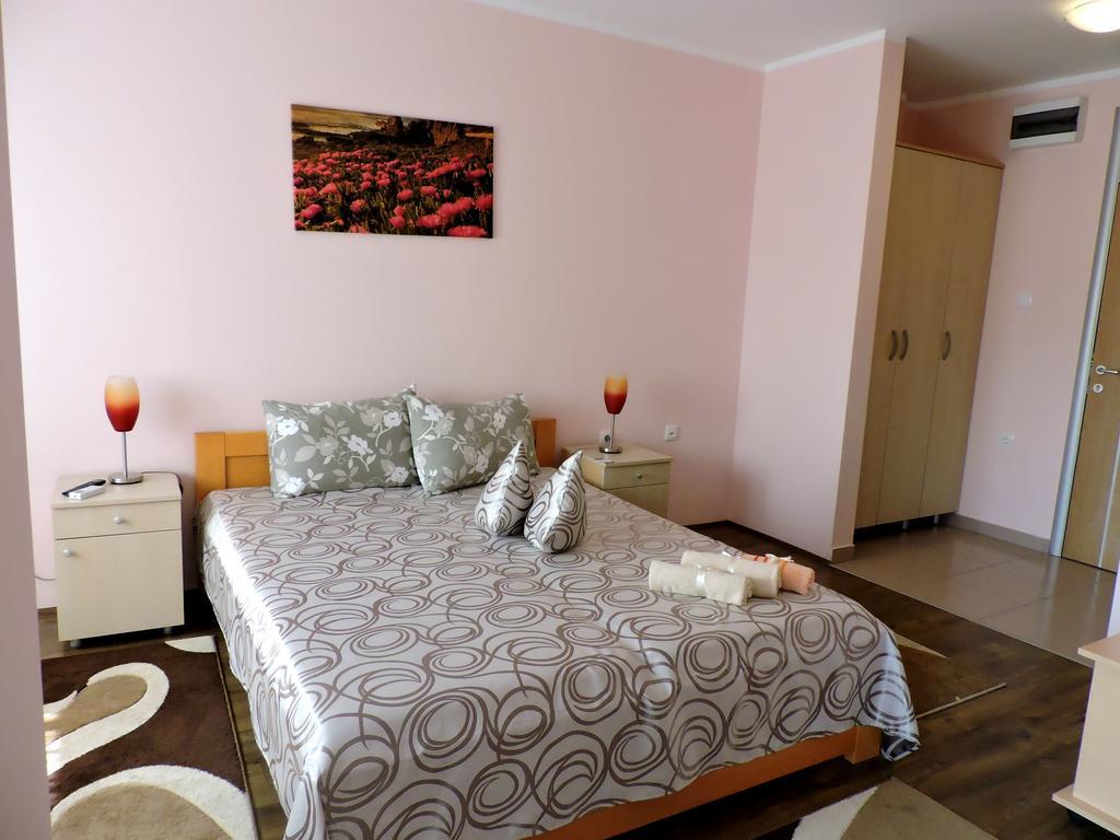 B&B Zmajevo Gnezdo 021 Sremska Kamenica Bagian luar foto
