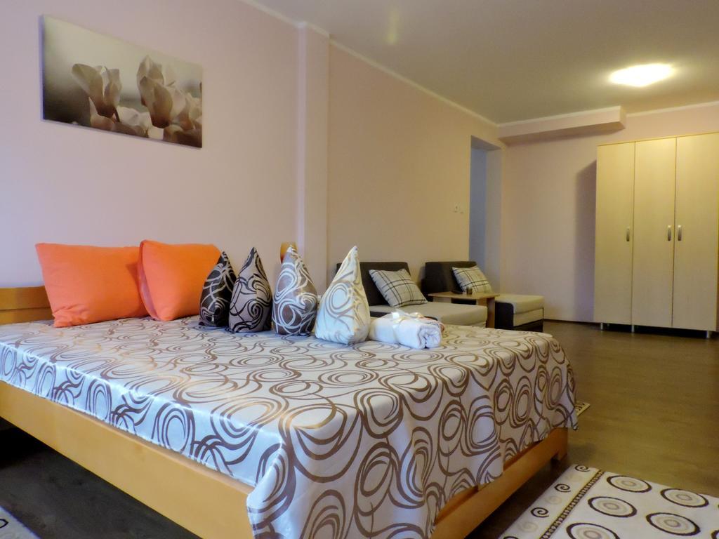 B&B Zmajevo Gnezdo 021 Sremska Kamenica Bagian luar foto